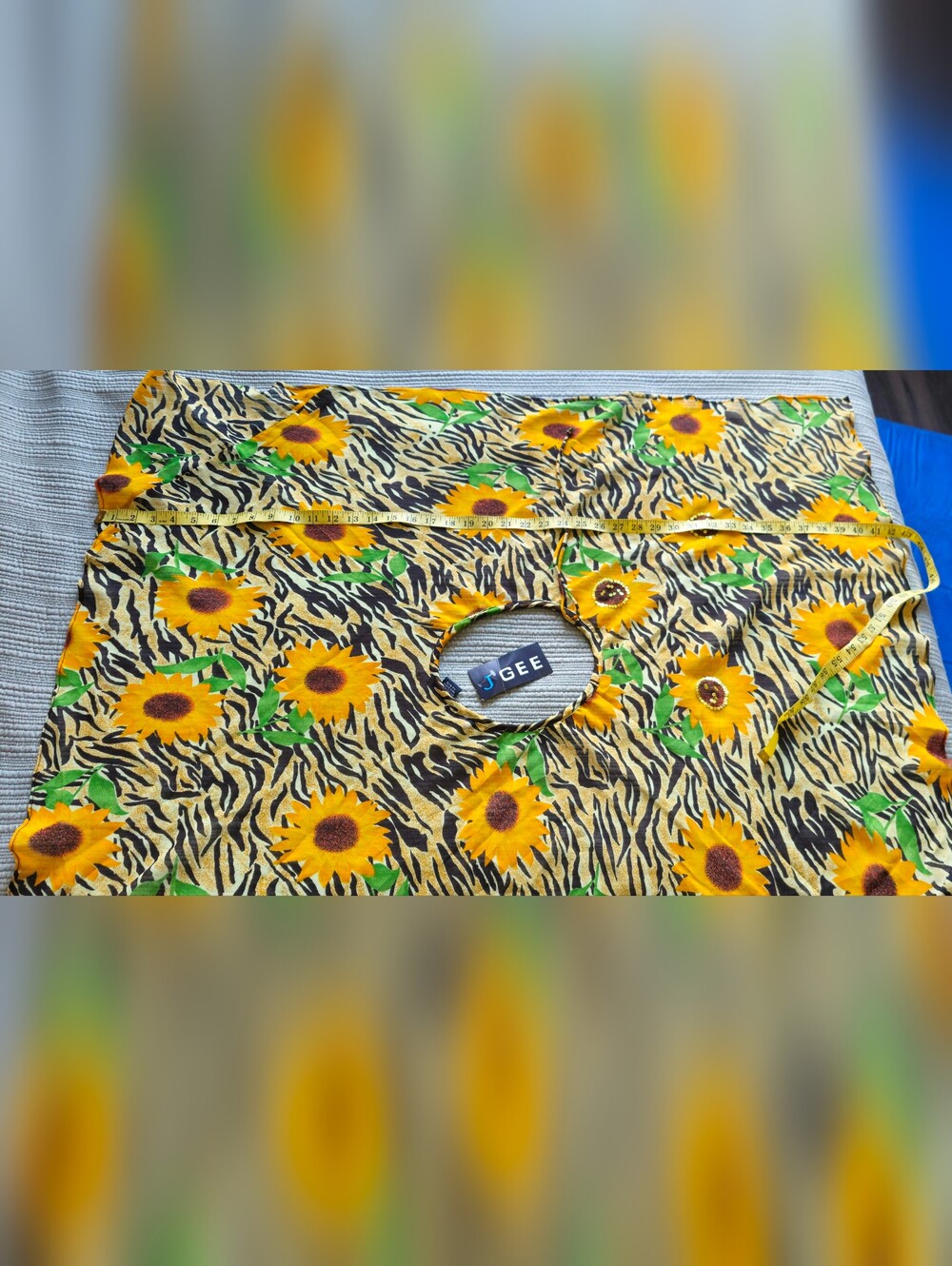 J GEE - Vintage Triangular Shawl Wrap Sunflowers Women Black - Picture 10 of 10